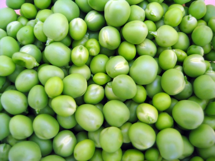 Peas shelled fresh minty shares