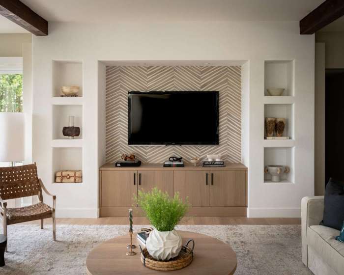 How to decorate a modern media room