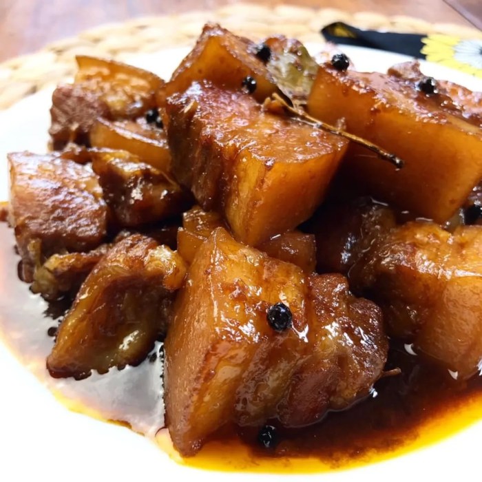 How to cook adobong baboy filipino style