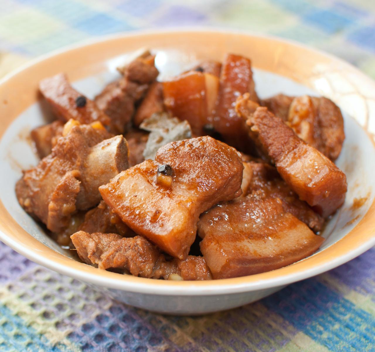 How to cook adobong baboy filipino style