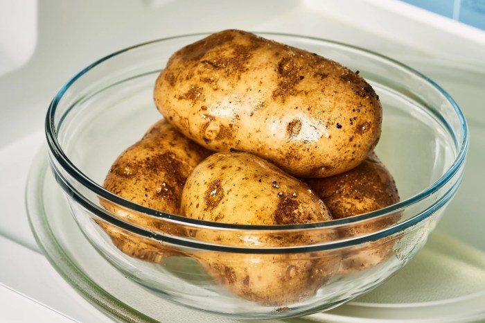 How to cook potatoes in microwave indian style