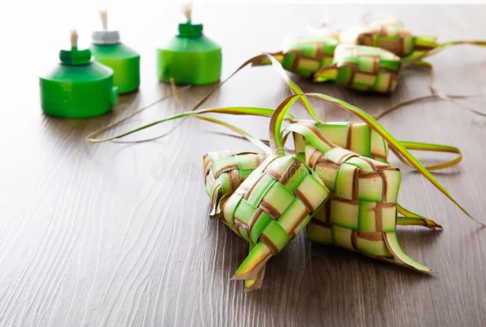 How to make ketupat decoration